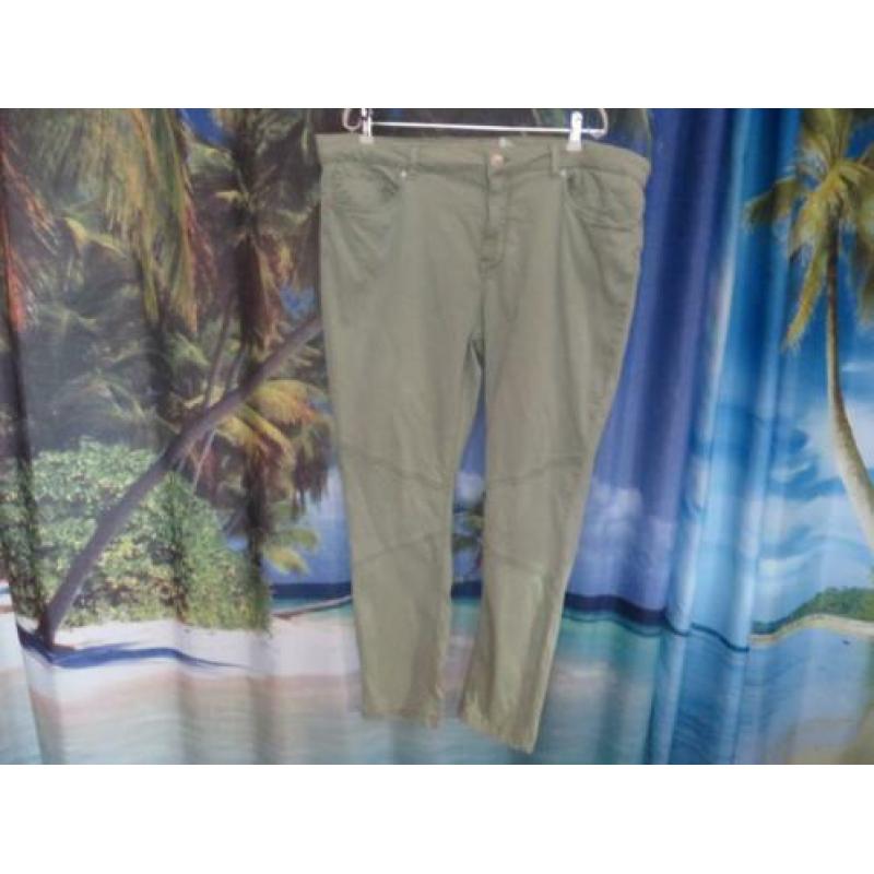 Licht groene stretch broek met 48 M&S