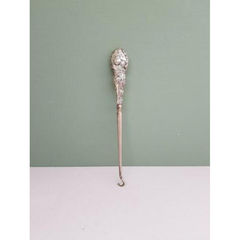 Antiek Hollands Zilveren Haaknaald, €40,-.
