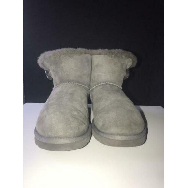 Grijze UGGs