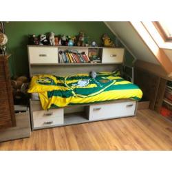 Kajuitbed Pep met ombouw, lattenbodem en matras