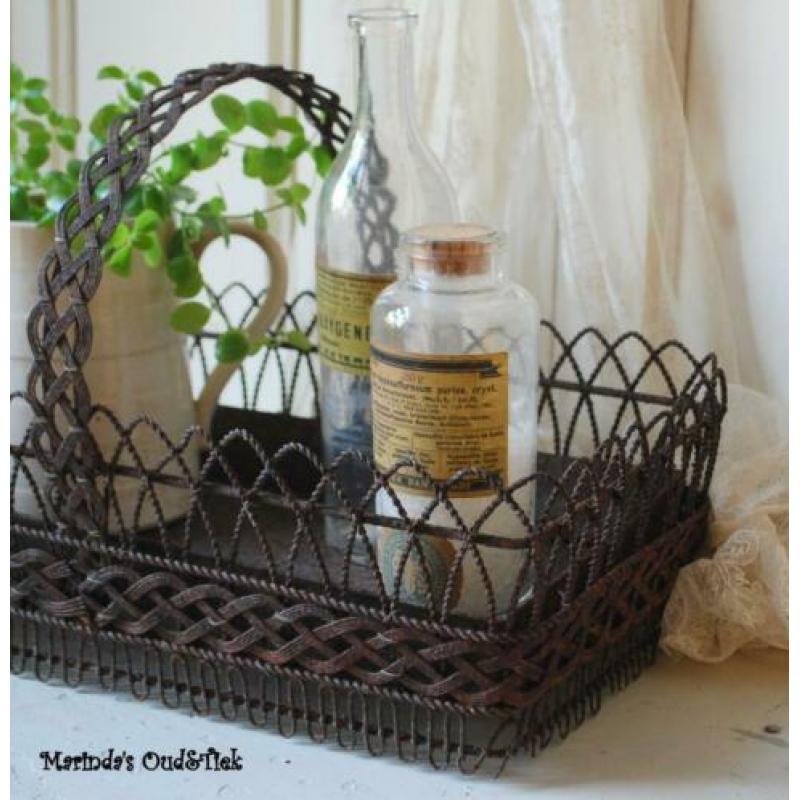 brocante oud Frans draad mandje met hengsel ( Fill de Fer )