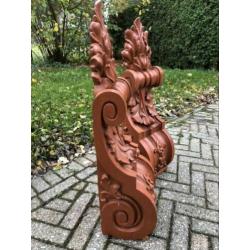 2 hout gesneden consoles