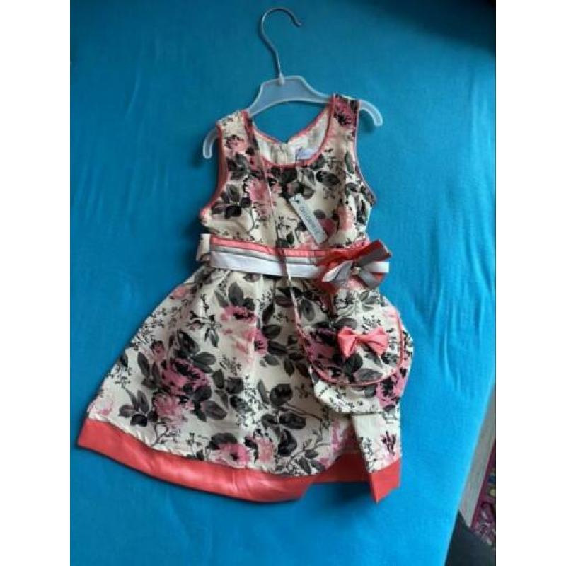 Nieuw!! Mooi jurkje met tas van Chicaprie