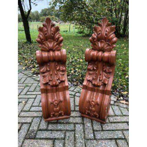 2 hout gesneden consoles