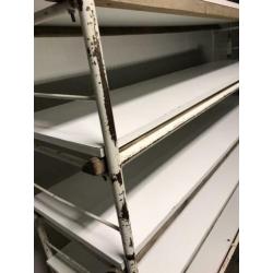 Vintage industriële rek / broodrek / bakkersrek