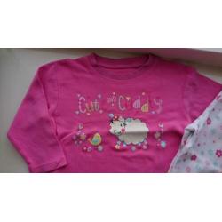 Roze / witte pyjama, met 2 broekjes, maat 86 (74/80)