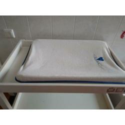 Commode changing table