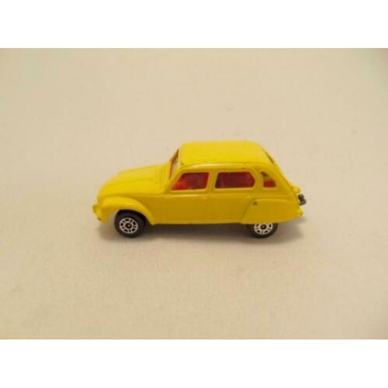 Citroen Dyane 1:64 Corgi geel