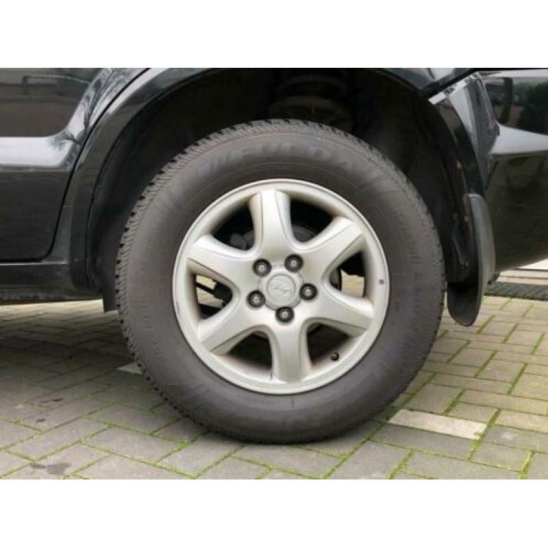 Hyundai Tucson 2.0i Active Leer Airco extra set velgen met b