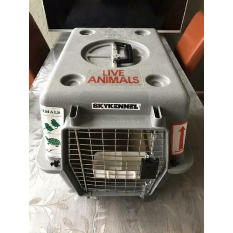 Skykennel transportbox vliegkennel bench vervoer reismand