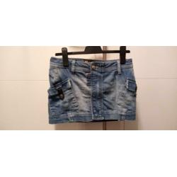 Heel mooi kort blauw spijkerrokje van Capsize ... Maat S.