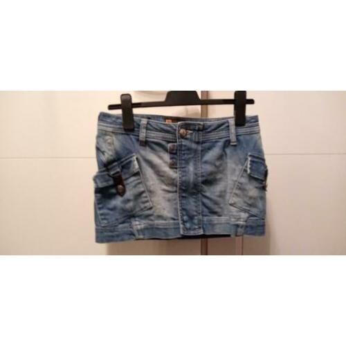 Heel mooi kort blauw spijkerrokje van Capsize ... Maat S.