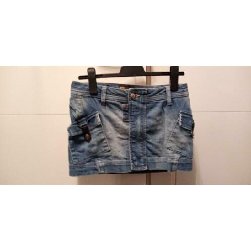 Heel mooi kort blauw spijkerrokje van Capsize ... Maat S.