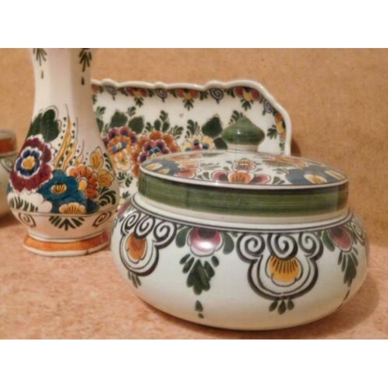 polychrome delft aardewerk