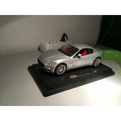 Bburago Maserati GranTurismo 1:24 grijs/metallic