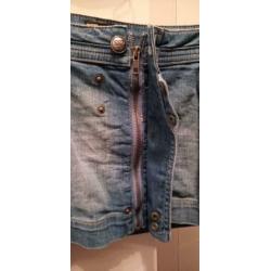 Heel mooi kort blauw spijkerrokje van Capsize ... Maat S.