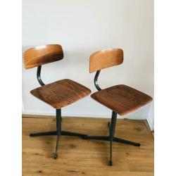 Vintage houten schoolstoelen