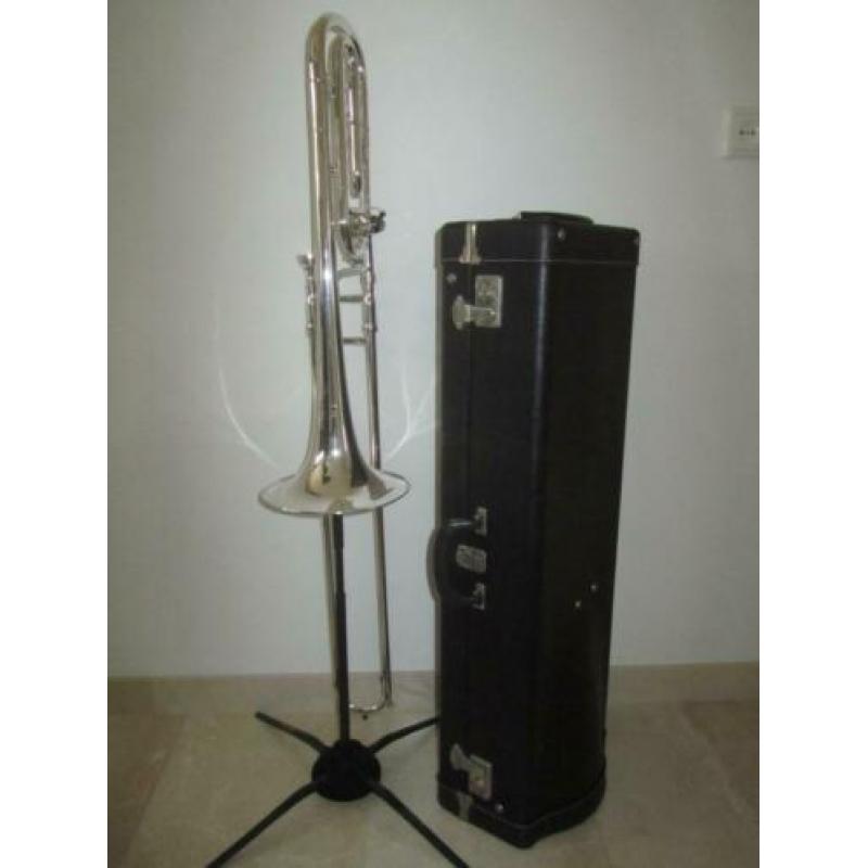 115. Trombone King 2104 F met 1/4 ventiel 4B zilver s
