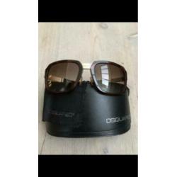 Chique uitvoering Dsquared2 zonnebril met goud kleur details