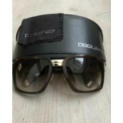 Chique uitvoering Dsquared2 zonnebril met goud kleur details