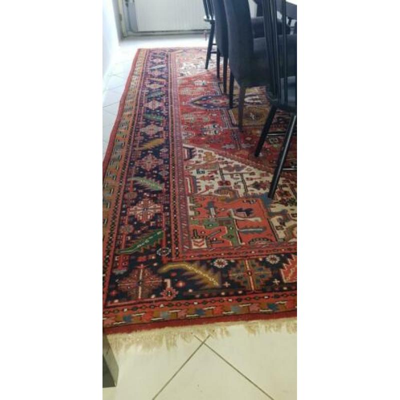 Groot handgeknoopt tapijt. 370x257