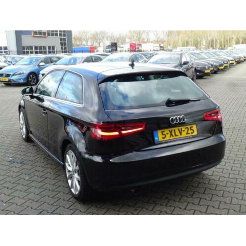 Audi A3 1.6 TDI ultra Attraction Pro Line plus Xenon / Navi