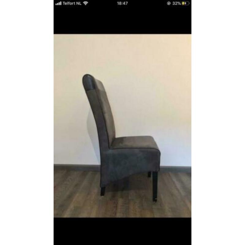 6 eettafel stoelen grijs met zwart kunstleer