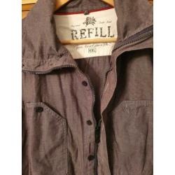 Mooie grijze blouse met rits en knopen van Refill, maat XXL