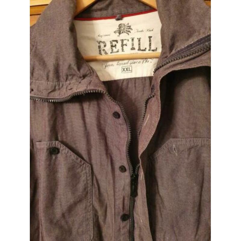 Mooie grijze blouse met rits en knopen van Refill, maat XXL