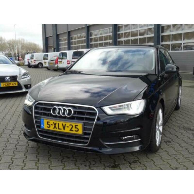 Audi A3 1.6 TDI ultra Attraction Pro Line plus Xenon / Navi