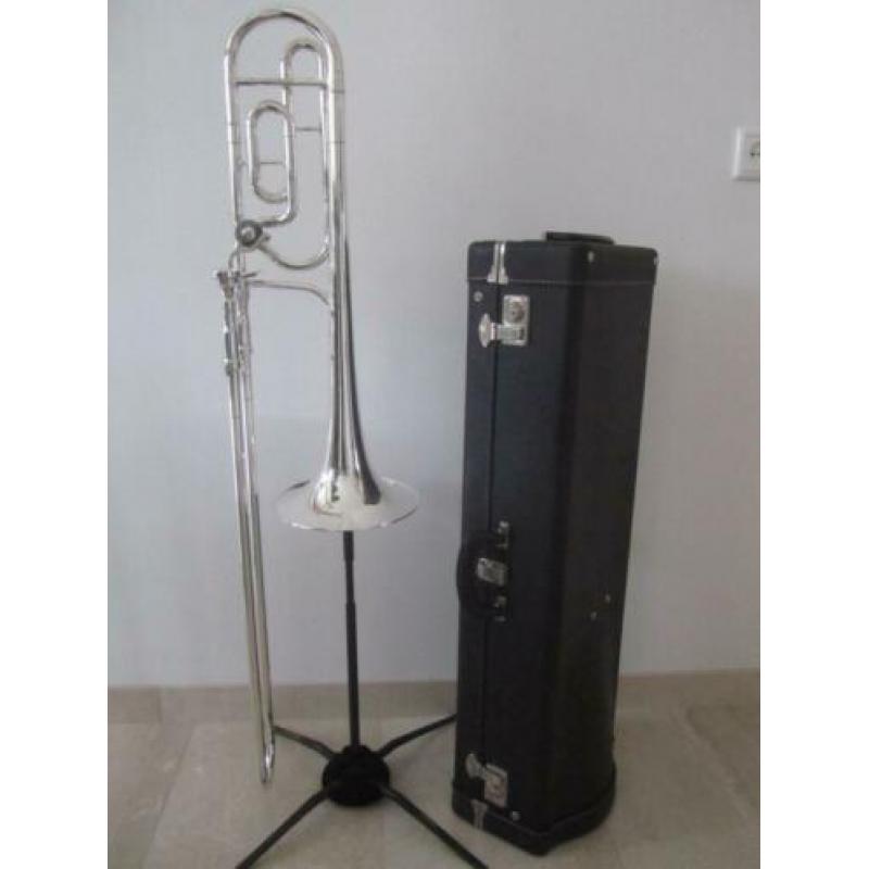 115. Trombone King 2104 F met 1/4 ventiel 4B zilver s