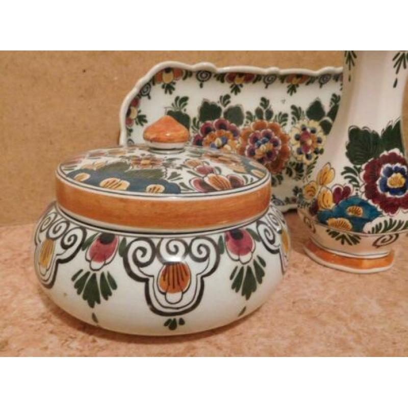polychrome delft aardewerk