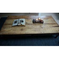 Eettafel, inklapbare markttafel, tevens salontafel,2 maten