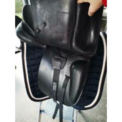 Prestige top dressage, maat 17/32, slechts 5 mnd gebruikt.