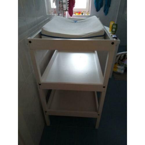 Commode changing table