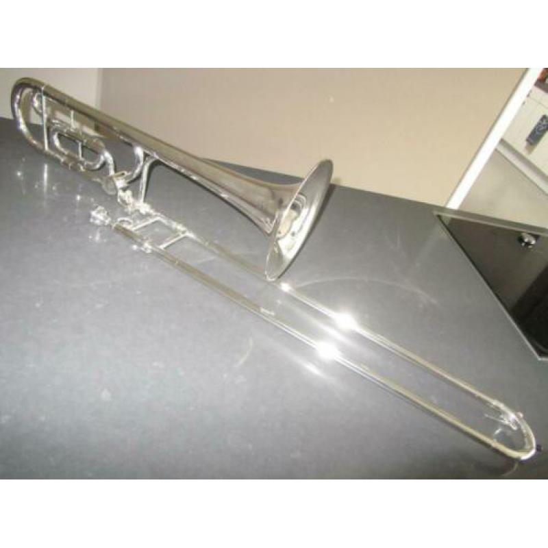 115. Trombone King 2104 F met 1/4 ventiel 4B zilver s