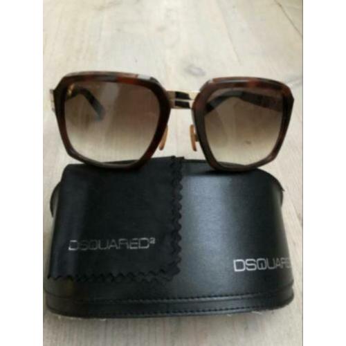 Chique uitvoering Dsquared2 zonnebril met goud kleur details