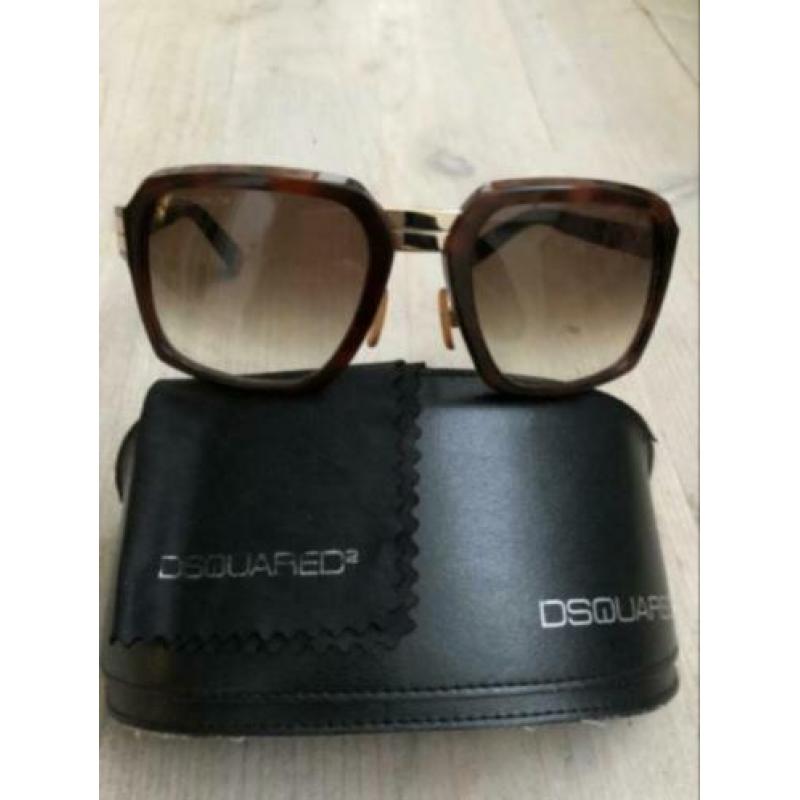Chique uitvoering Dsquared2 zonnebril met goud kleur details