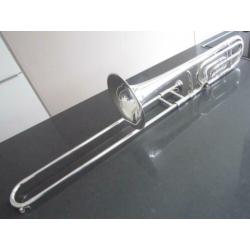 115. Trombone King 2104 F met 1/4 ventiel 4B zilver s