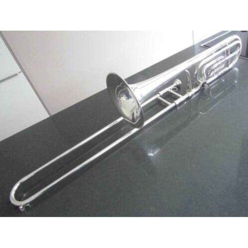 115. Trombone King 2104 F met 1/4 ventiel 4B zilver s