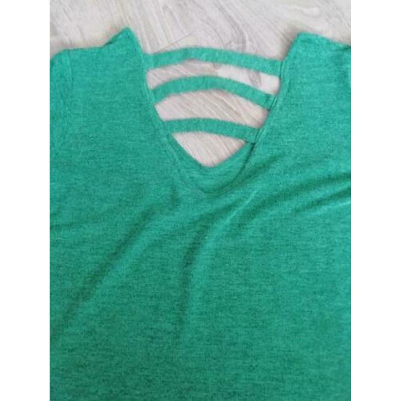 Top/Shirt Z.g.a n maat 40 is 2 maal gedragen