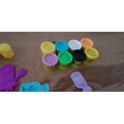 playdoh minions klei