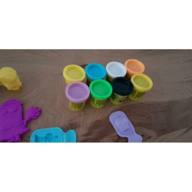 playdoh minions klei