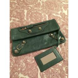 Balenciaga lederen groen clutch.
