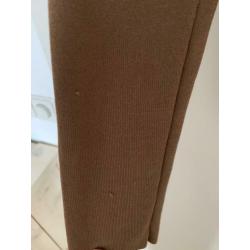 Jolie turtle top - coltrui - NIKKIE - Camel - Maat 40