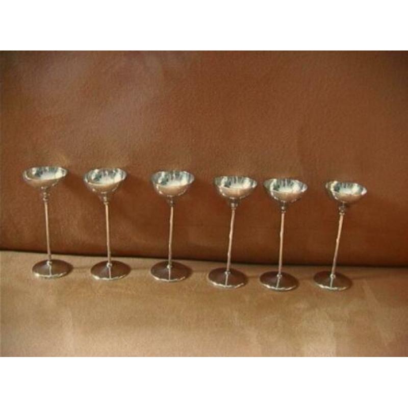 Zes zilveren coupes, op hoge voet, Art Deco zilver