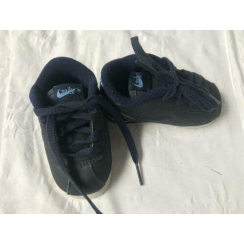 Stoere Nike schoentjes als nieuw maat 17