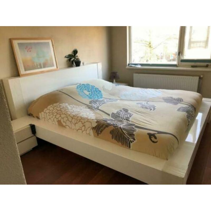 prachtig 2 persoons bed met elektrische lattenbodems