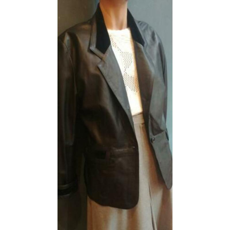Vintage leren jasje (80s/90s) met fluwelen details ( MT M)