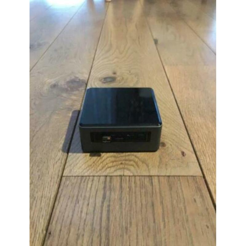 Intel NUC6CAYS - 8GB 1600mhz - Windows 10 - SSD